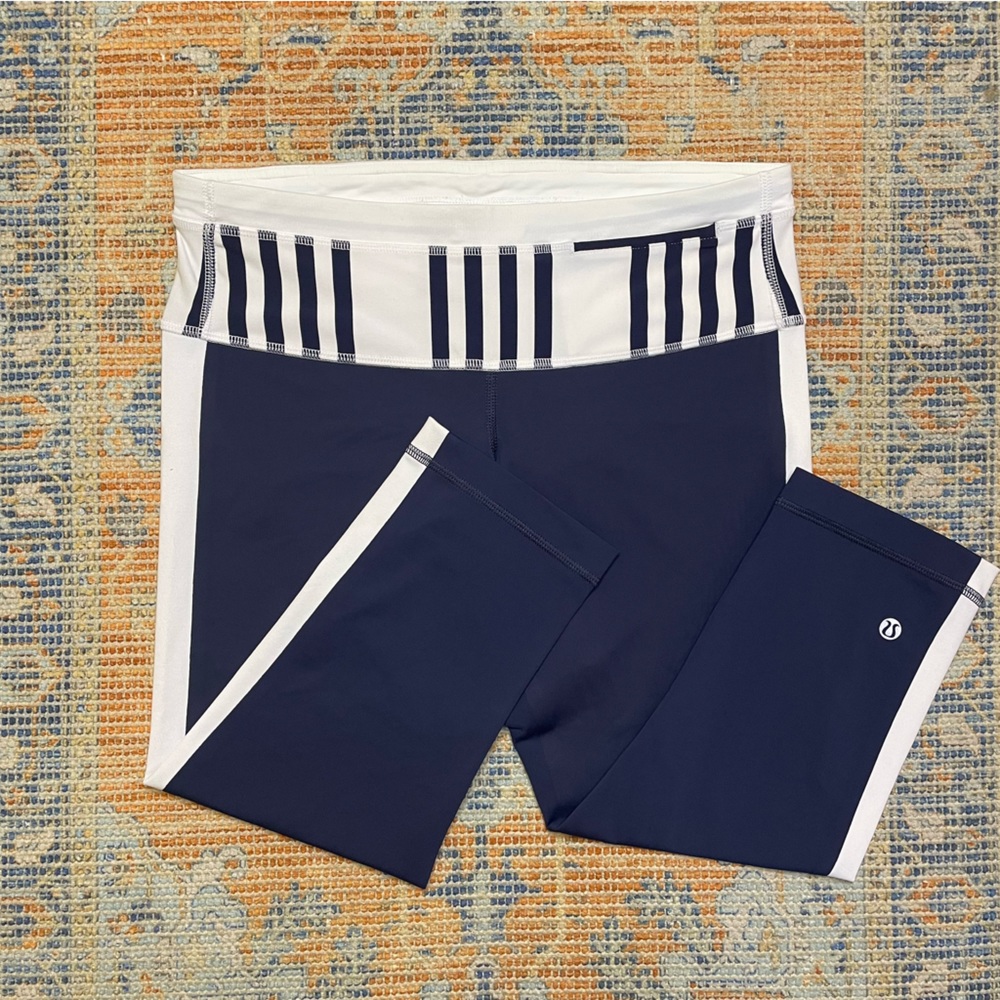 Lululemon Leggings Women's 8 Crop Run:Proceed With Speed Inkwell/ White/Navy